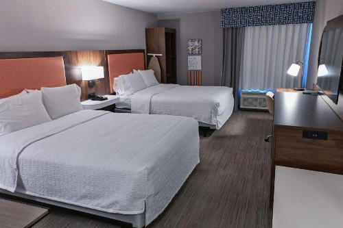 Hampton Inn Fremont - image 35