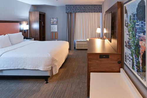 Hampton Inn Fremont - image 36