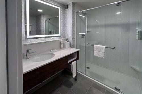 Hampton Inn Fremont - image 39