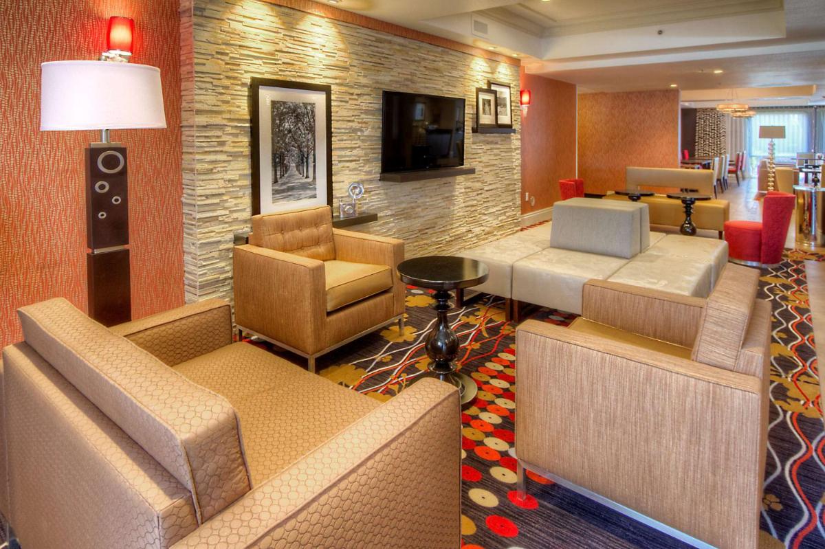 Hampton Inn Fremont - image 4