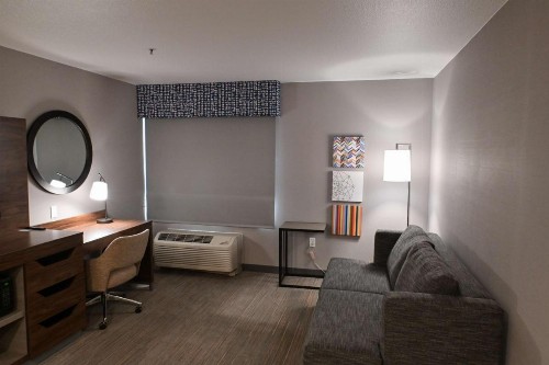 Hampton Inn Fremont - image 43