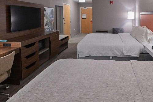 Hampton Inn Fremont - image 48