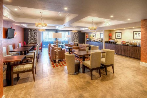 Hampton Inn Fremont - image 9