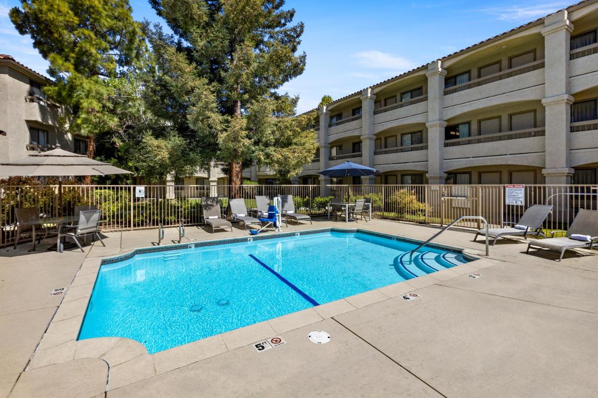 Good Nite Inn Fremont - image 3