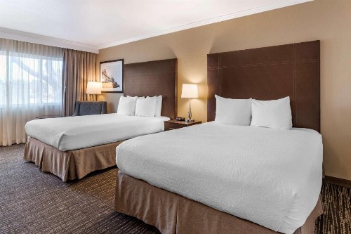 Best Western Plus Garden Court Inn - image 17