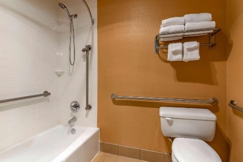 Best Western Plus Garden Court Inn - image 22