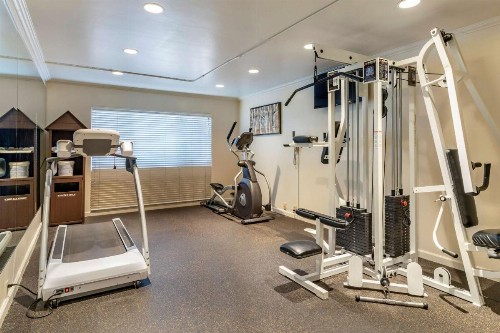 Best Western Plus Garden Court Inn - image 27