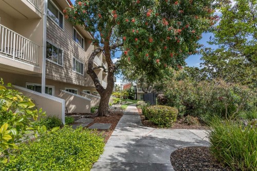 Best Western Plus Garden Court Inn - image 29