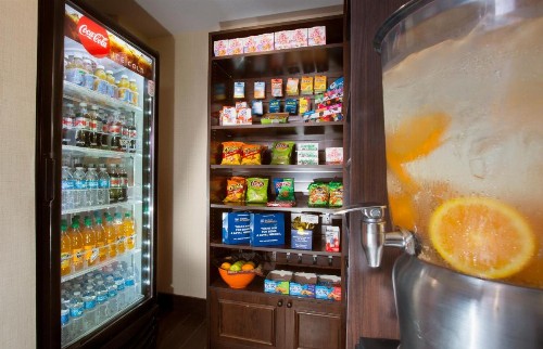 Best Western Plus Garden Court Inn - image 31