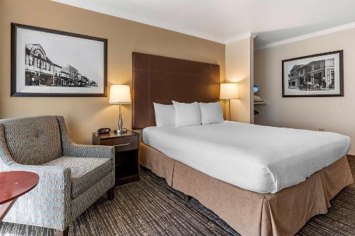 Best Western Plus Garden Court Inn - image 5