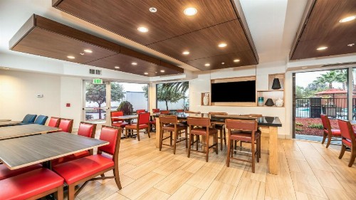 Holiday Inn Express Fremont - Milpitas Central an IHG Hotel - image 21