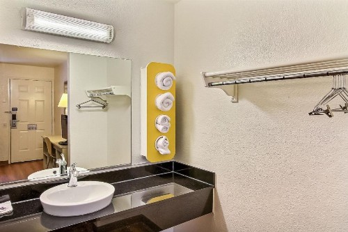 Motel 6-Fremont CA - North - image 12