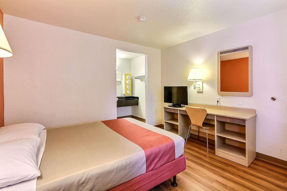 Motel 6-Fremont CA - North - image 2
