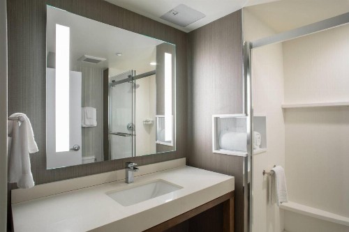 Courtyard by Marriott New York Queens/Fresh Meadows - image 23