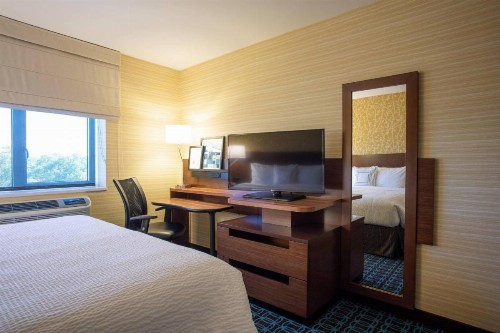 Fairfield Inn & Suites by Marriott New York Queens/Fresh Meadows - image 28