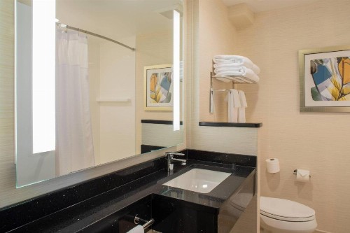 Fairfield Inn & Suites by Marriott New York Queens/Fresh Meadows - image 34