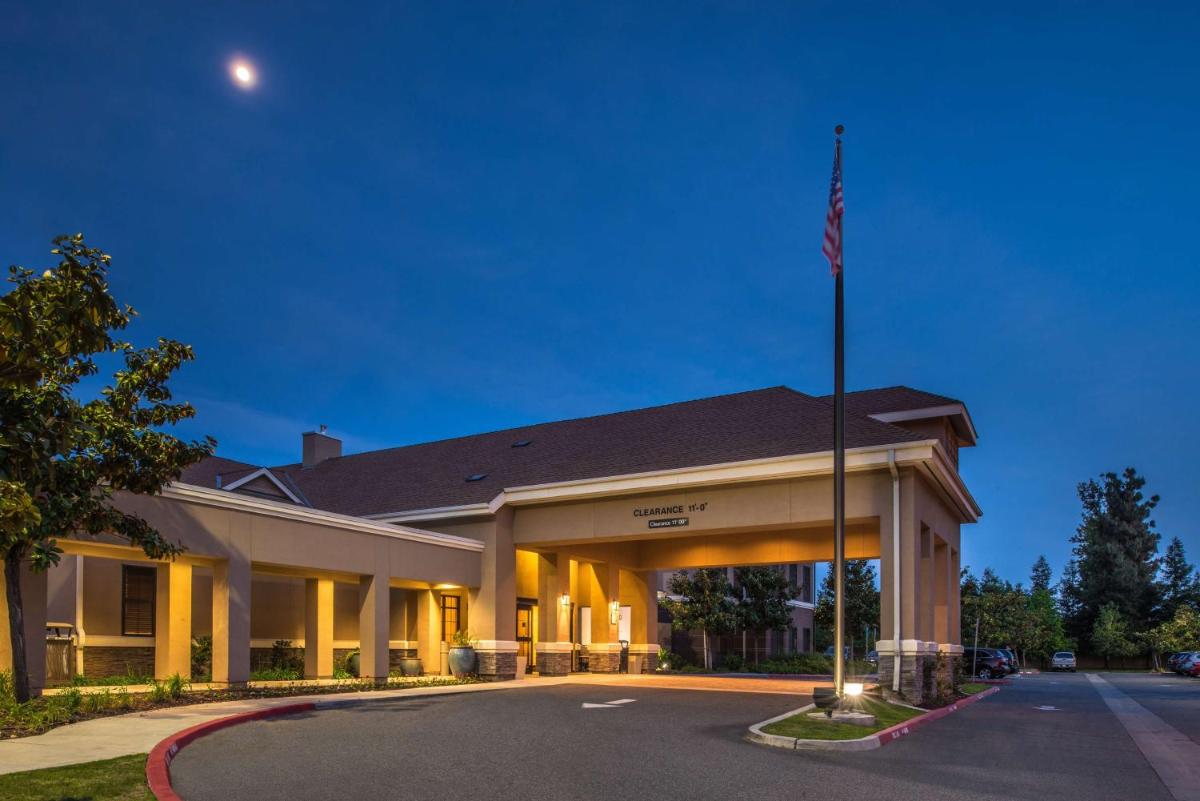 Homewood Suites by Hilton Fresno - image 2