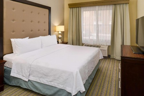 Homewood Suites by Hilton Fresno - image 25