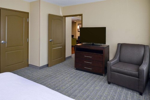 Homewood Suites by Hilton Fresno - image 31