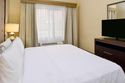 Homewood Suites by Hilton Fresno - image 35