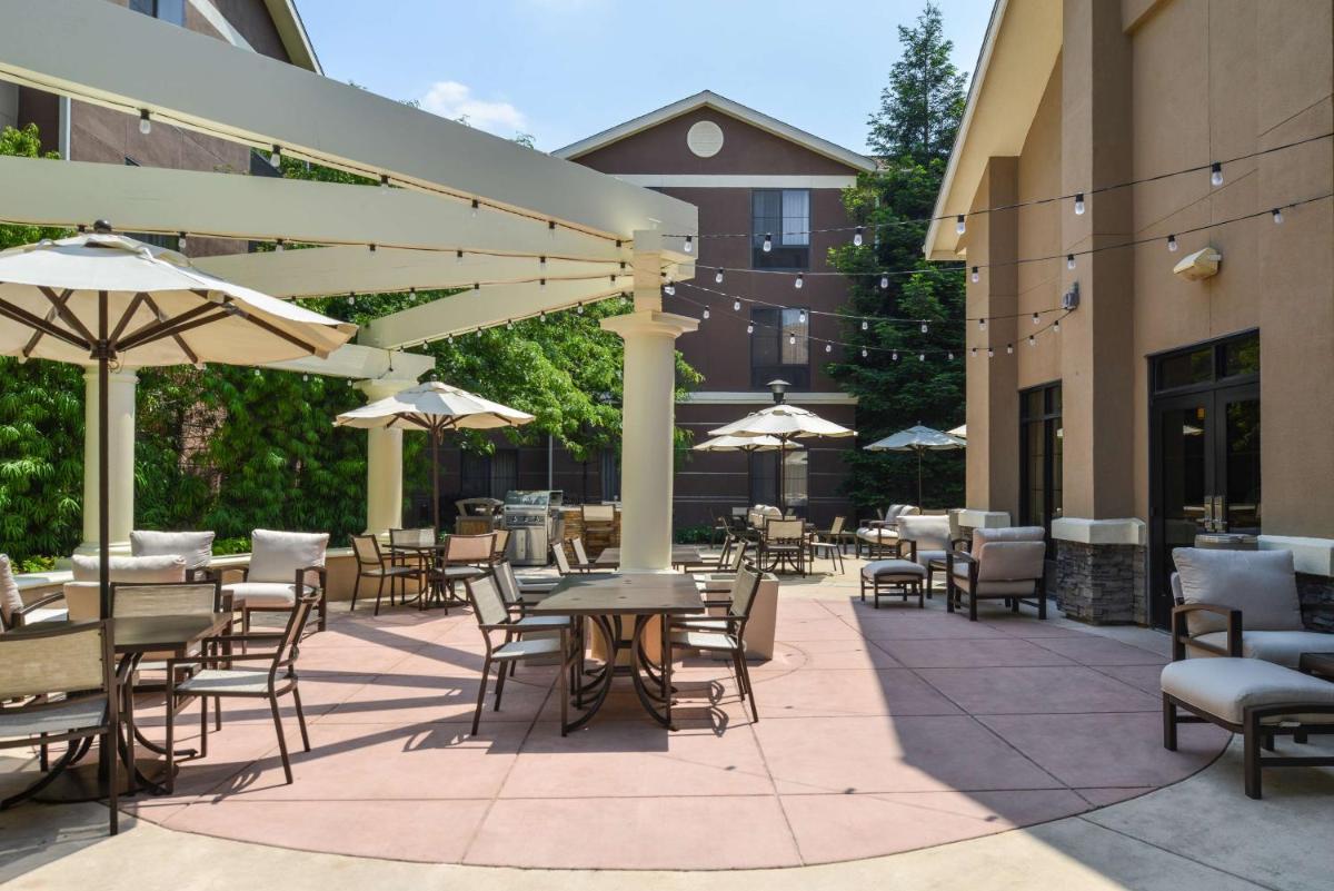 Homewood Suites by Hilton Fresno - image 4