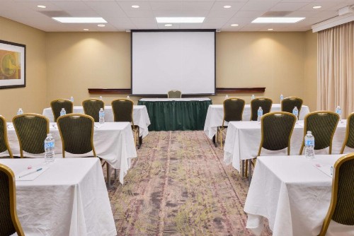 Homewood Suites by Hilton Fresno - image 42