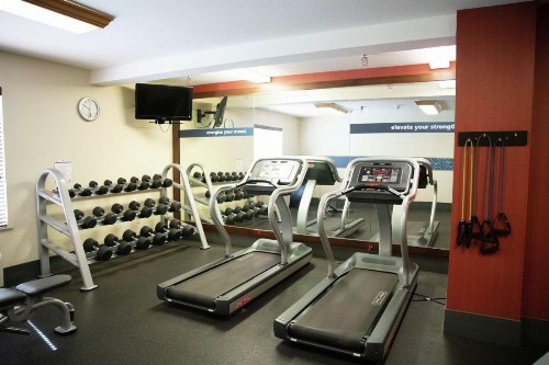 Hampton Inn & Suites Fresno - image 11