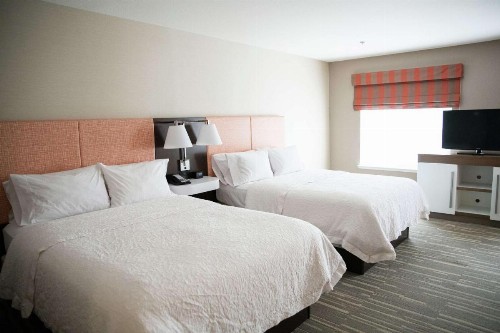 Hampton Inn & Suites Fresno - image 31