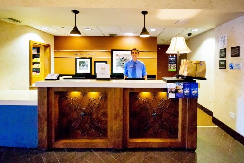 Hampton Inn & Suites Fresno - image 5