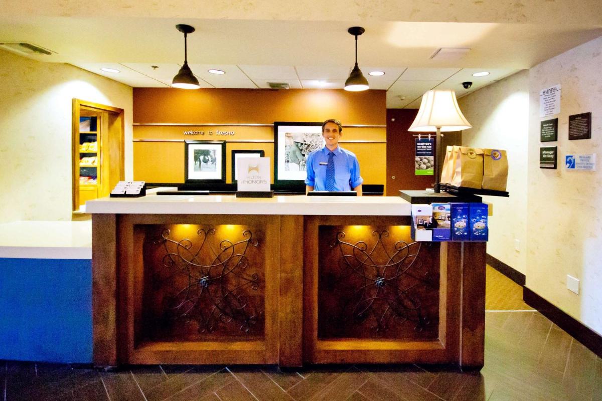 Hampton Inn & Suites Fresno - image 5