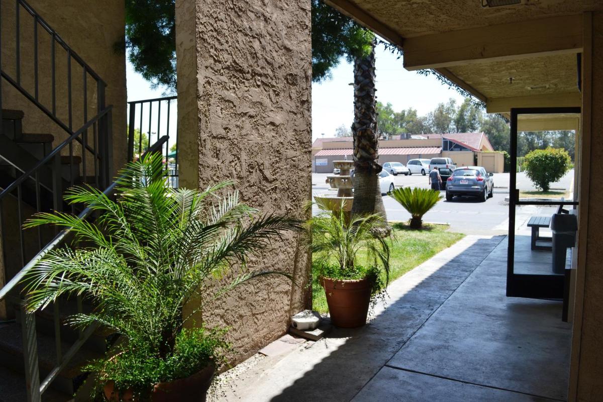 Vagabond Inn Fresno - image 5
