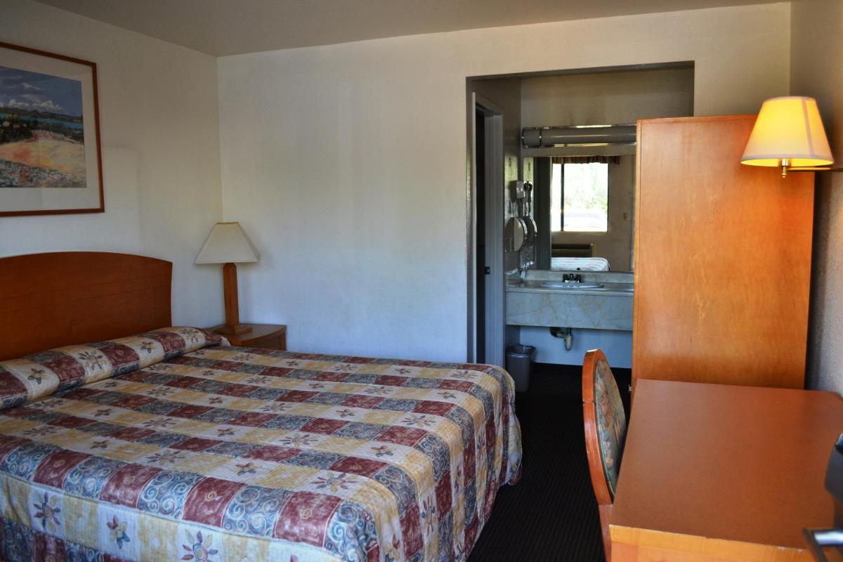 Vagabond Inn Fresno - image 6