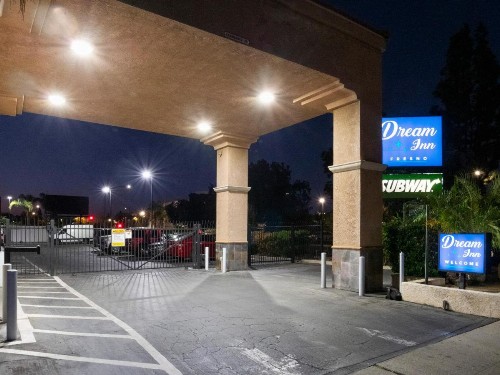 Dream Inn - image 11