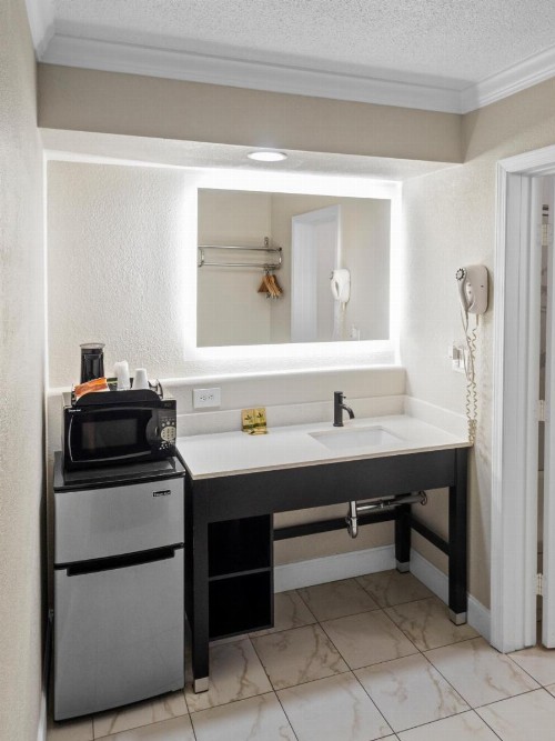 Dream Inn - image 18