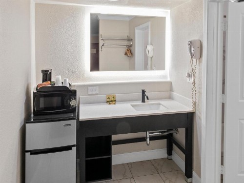Dream Inn - image 19