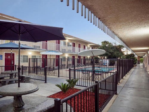 Dream Inn - image 3
