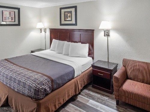 Dream Inn - image 33