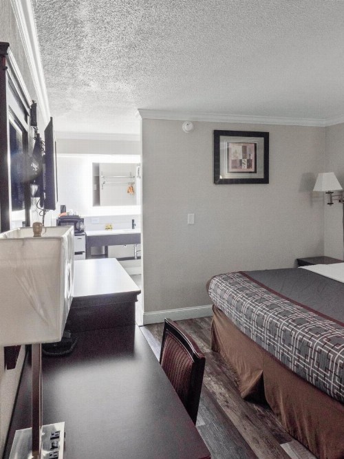 Dream Inn - image 40