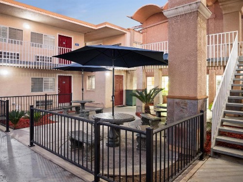 Dream Inn - image 5