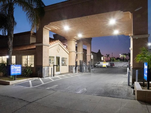 Dream Inn - image 6