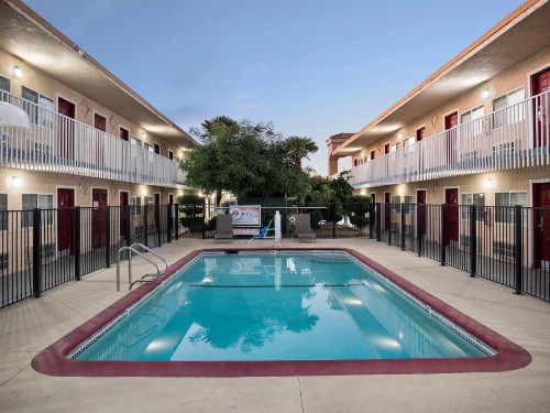 Dream Inn - image 9