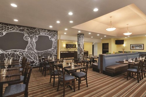 Radisson Hotel Fresno Conference Center - image 10