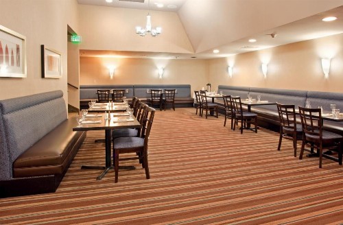 Radisson Hotel Fresno Conference Center - image 12
