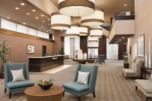 Radisson Hotel Fresno Conference Center - image 3