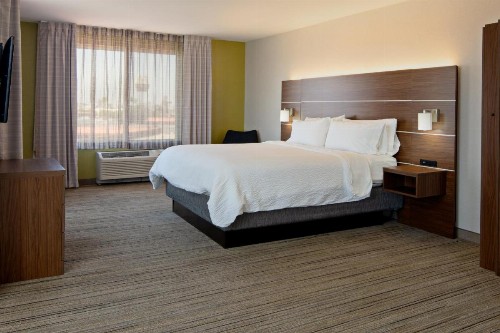 Holiday Inn Express Fresno South an IHG Hotel - image 19