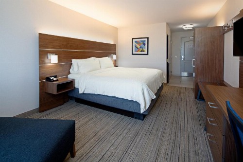 Holiday Inn Express Fresno South an IHG Hotel - image 23