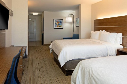Holiday Inn Express Fresno South an IHG Hotel - image 29