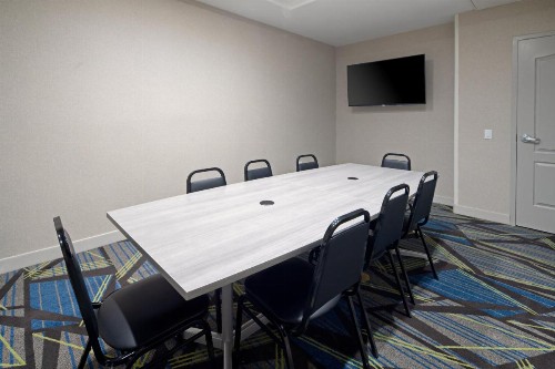 Holiday Inn Express Fresno South an IHG Hotel - image 9