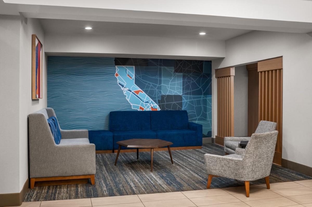 Holiday Inn Express Fresno River Park Highway 41 an IHG Hotel - image 6