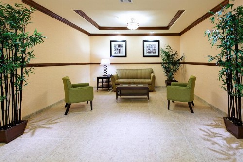 Holiday Inn Express Fresno Northwest - Herndon an IHG Hotel - image 18